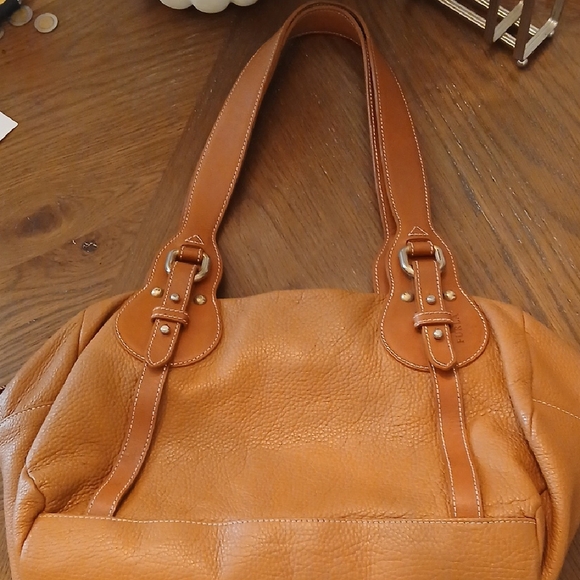 Chic Tan Leather Shoulder Bag - Picture 1 of 9